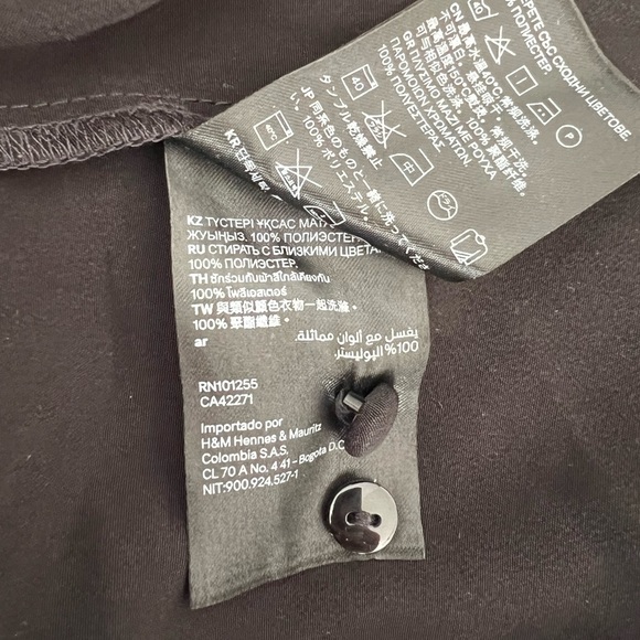 H&M - Black Blouse with front button - Picture 8 of 8